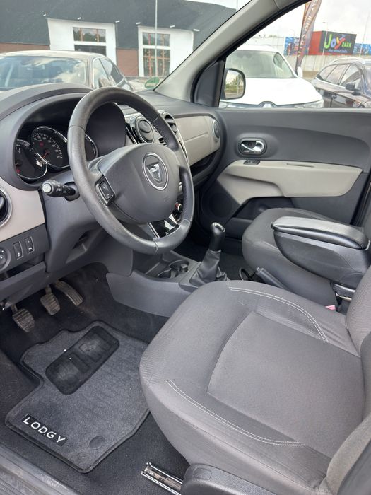 Dacia lodgy 1.2 tce laureate  / rate