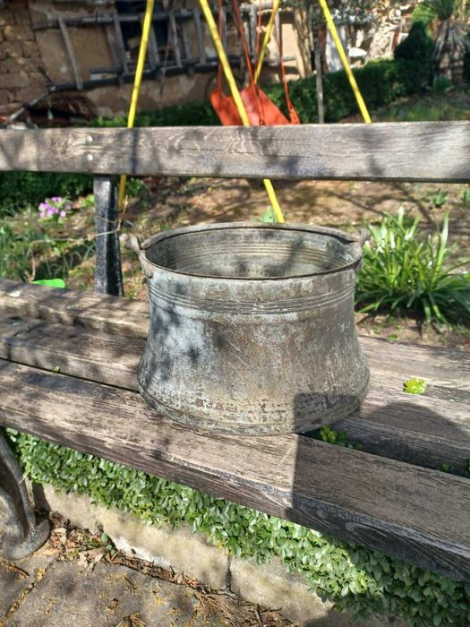 Меден бакър с бронзова дръжка