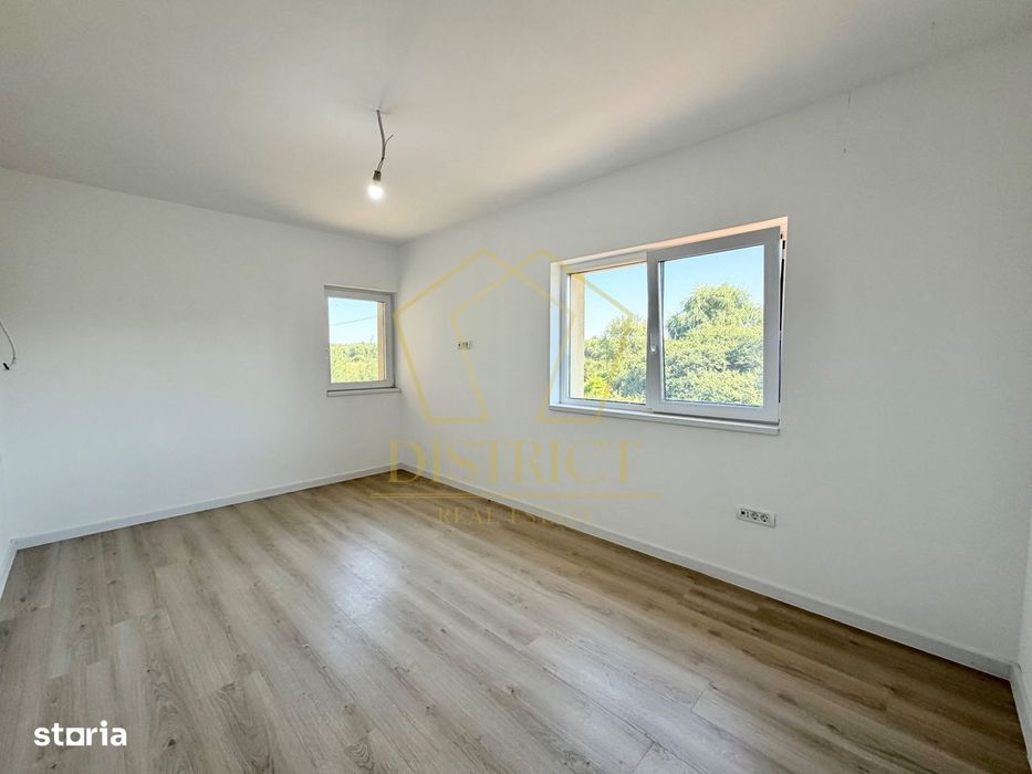 Duplex cu 5 camere si 2 bai, 470 mp teren si 115 mp utili in Ghiroda.
