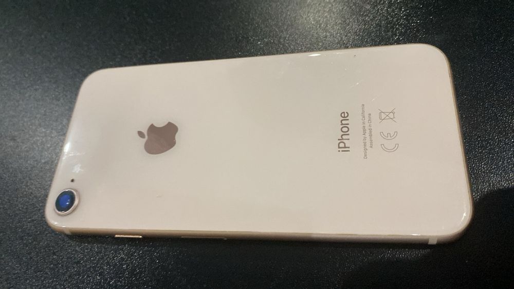 Iphone 8 64 Gb запазен