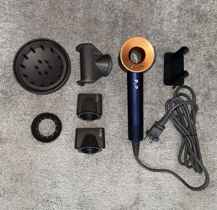 Feonul Dyson + bonus 5 Accesorii