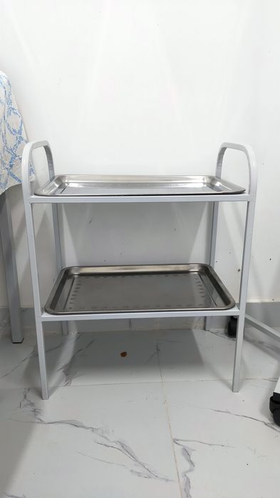 Столик медицинский металлический