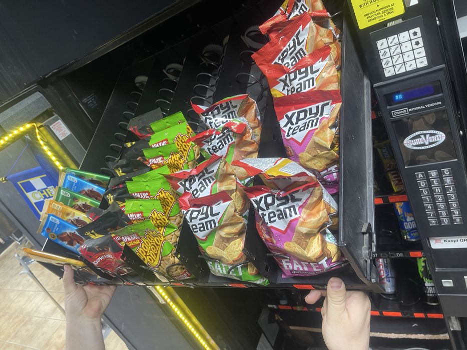 Продам снековый апарат  Caren 167