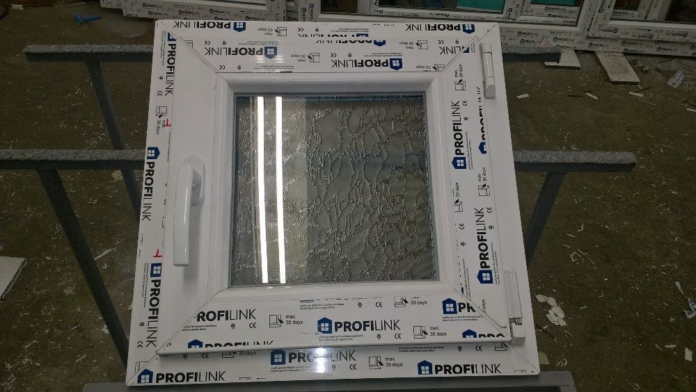 Прозорец за баня, пвц прозорец 50х50