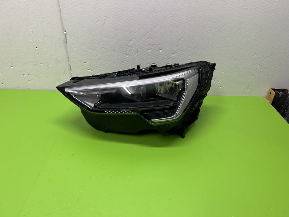Far faruri Audi Q3 full led 2019-2023 stanga 83A941011