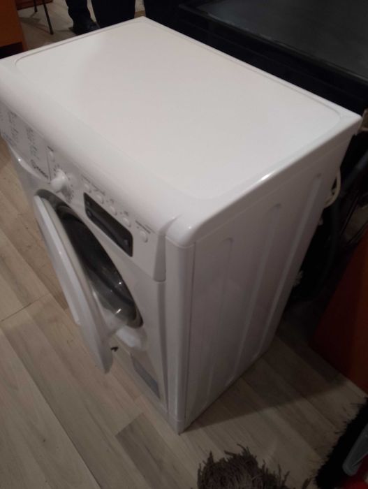 Masina spalat rufe Indesit