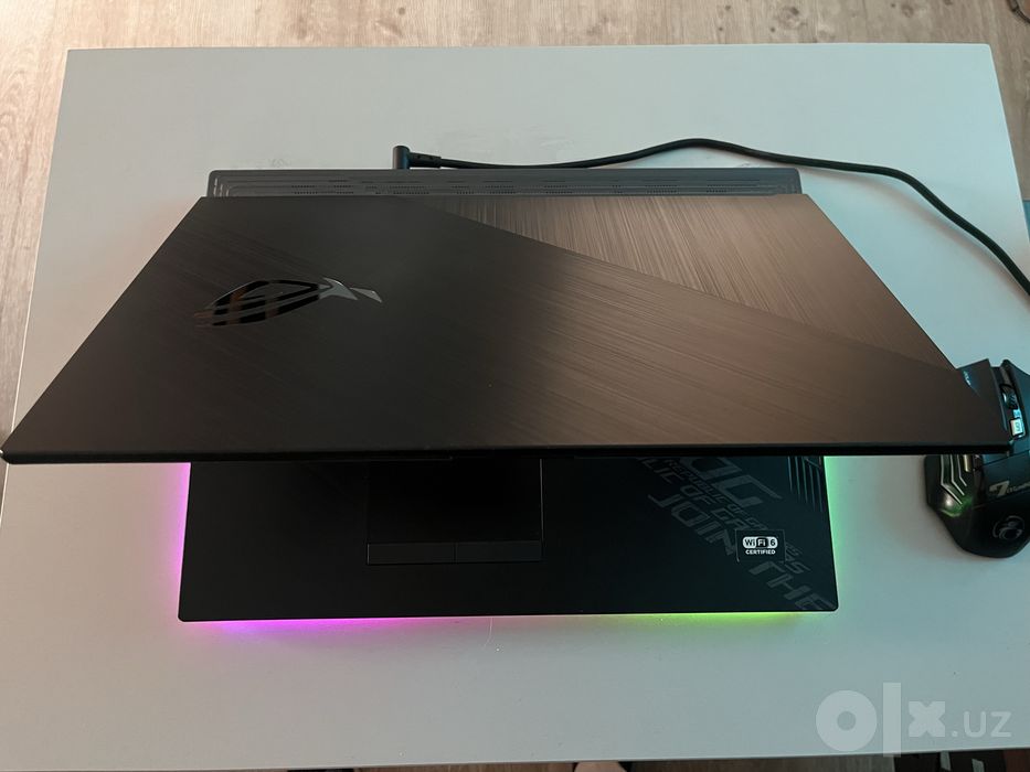 ASUS ROG Strix G712LW, 240Ghz