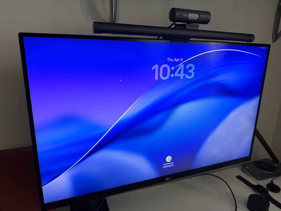 LG 32UN880-B 32" 4K UHD Ergo IPS Монитор | HDR10 | Ергономична стойка