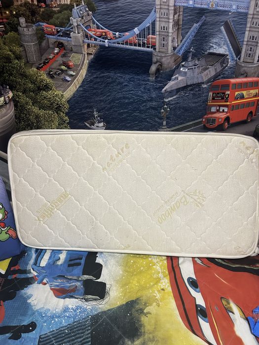 Продавам детска кошара Chipolino Bella с матрак