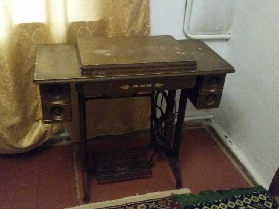 Продам газплиту и швейную машину