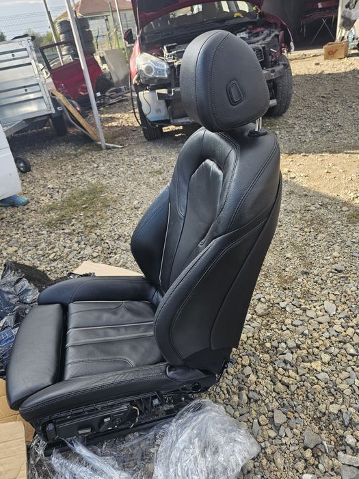 Предна лява седалка за BMW  G30.
