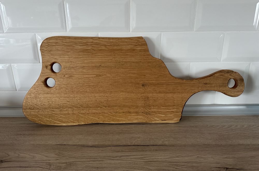 Tocator din lemn de stejar model unicat, lucrat manual