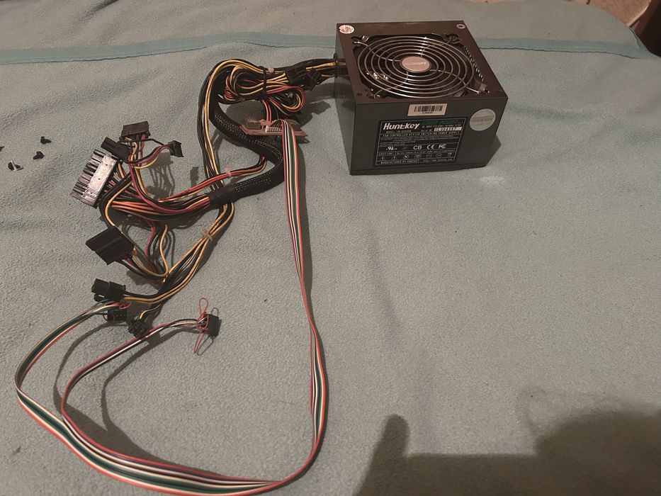 продам блок питания Huntkey