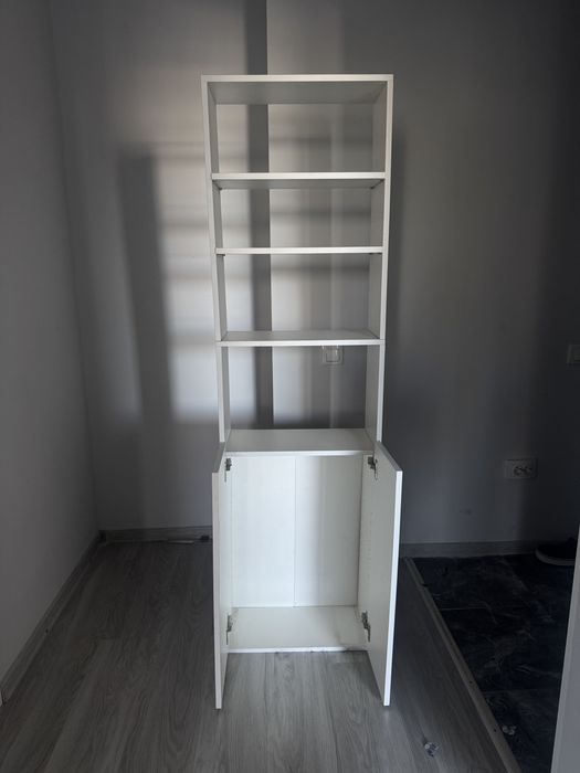 Срочно продам стеллаж напольный