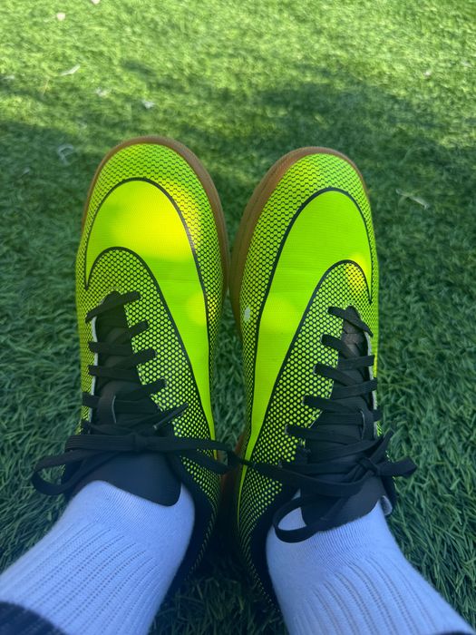 футзал обувки Nike