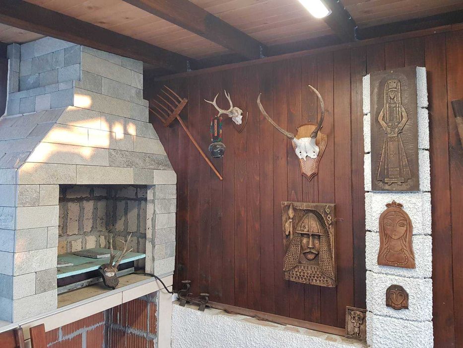 Продавам КЪЩА гр. Аксаково Варна Два Етажа 145кв.м. 615кв Двор ЦЕНТЪР!