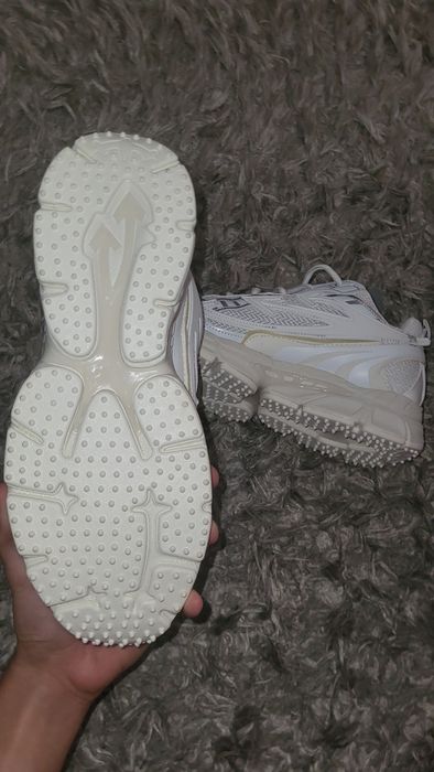 Off-White™ Be Right Back