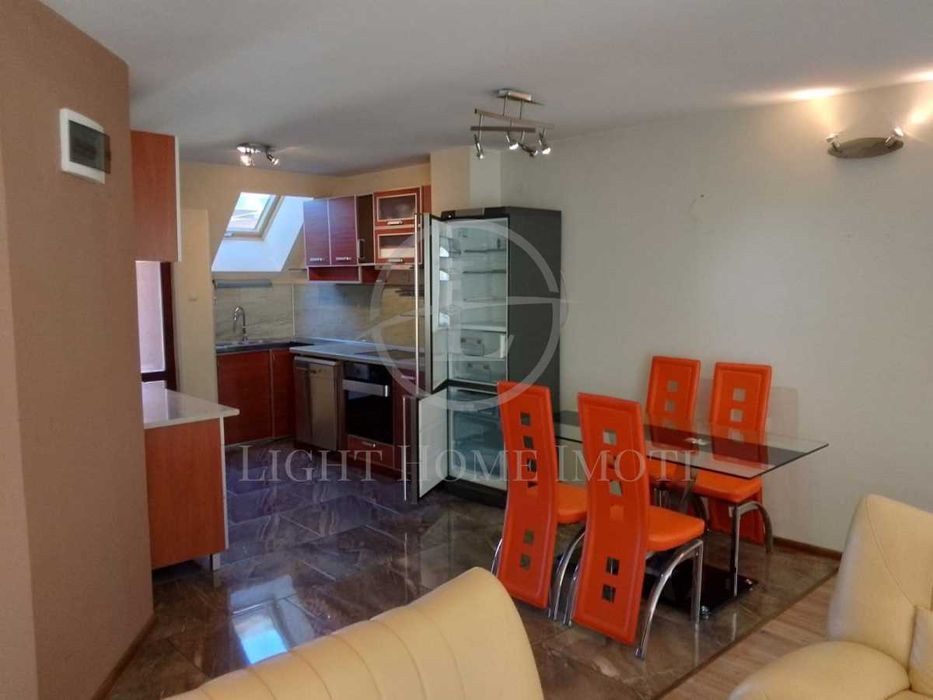 Продава се Тристаен апартамент в Пловдив, Център - 200 кв.м за 1173 €/кв.м - Снимка #1