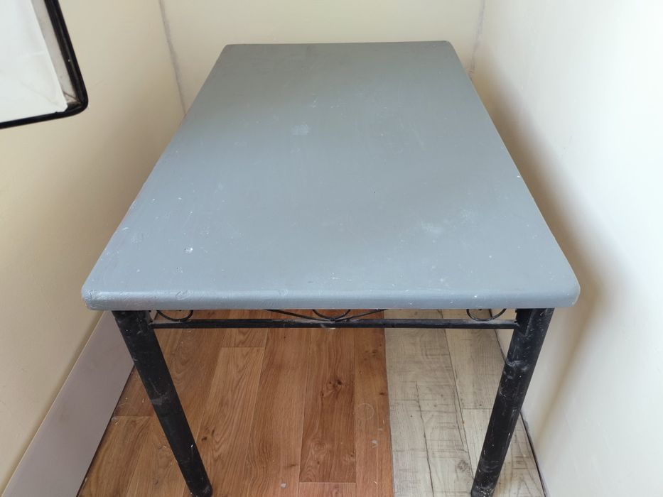 Стол кухонный со стулями