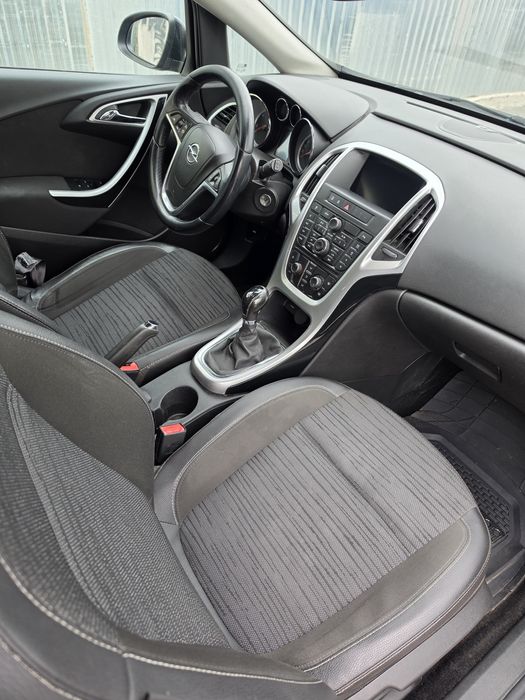 OpeL Astra J An 2014 - Euro 5 - Proprietar - Accept orice Test !!