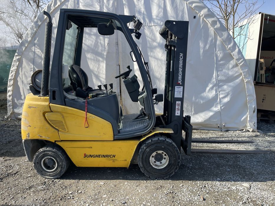 Stivuitor Diesel JUNGHEINRICH DFG 320s – 2 Tone – Triplex – An 2007