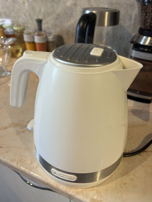 Cana electrica  DeLonghi 3000 W
