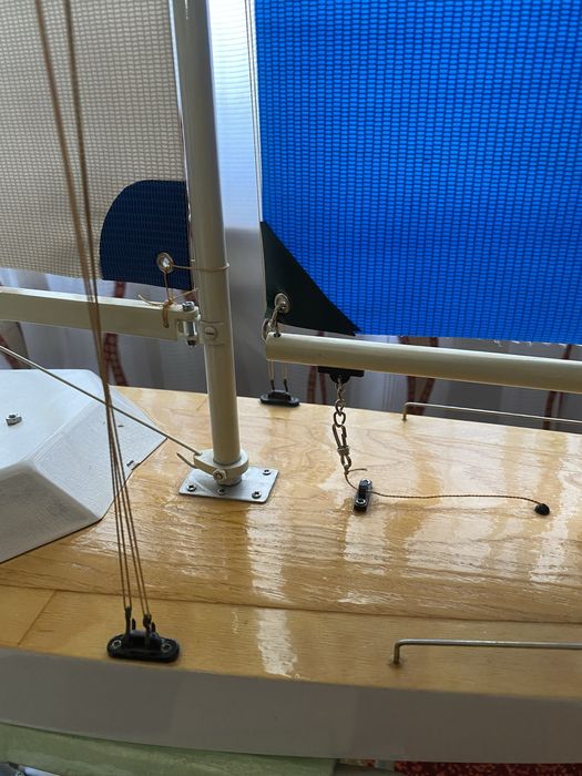 Радиоуправляемая парусная яхта