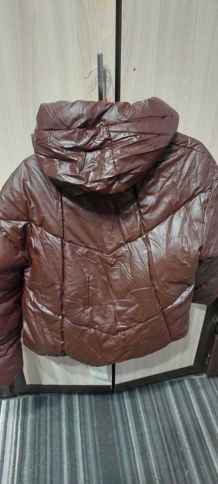 Продам куртку новую 48 размер