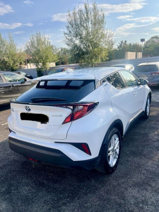 Toyota C-hr hibrid avariat, AVARIATE