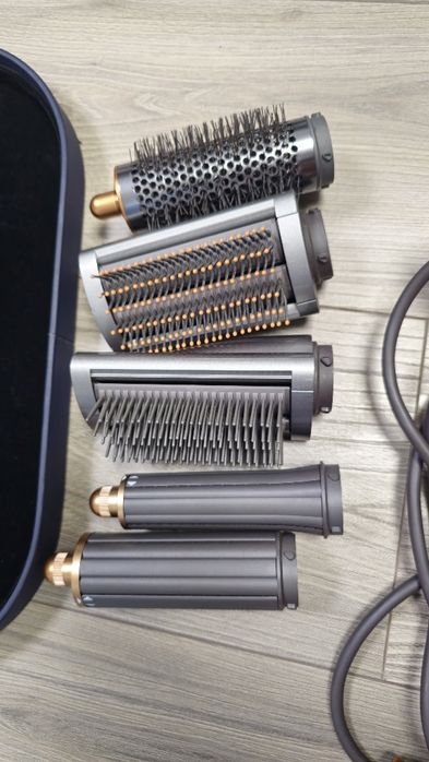 Продам мультистайлер Dyson Airwrap оригинал