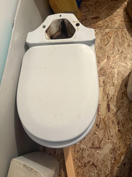 Продам унитаз без бочка