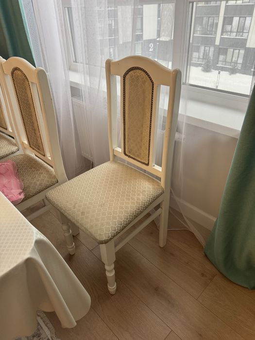 Продам стол и стулья