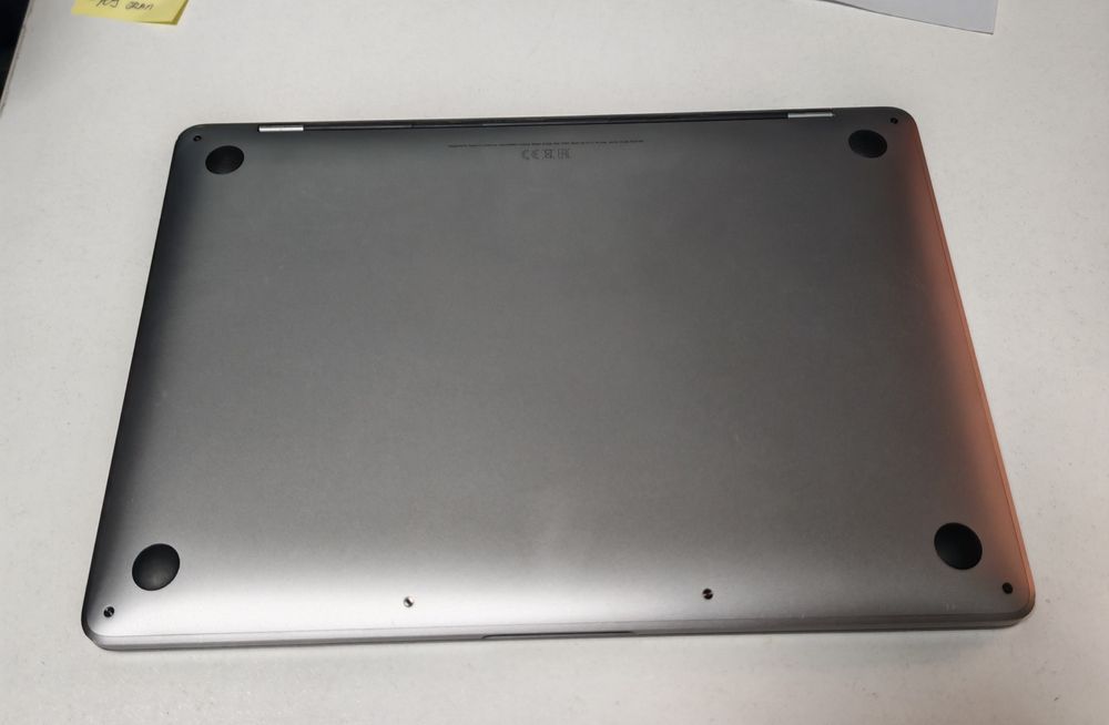 MacBook Pro 13'  2020, touchbar.