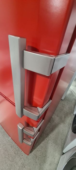 Хладилник с камера Liebherr А++ 181см Червен