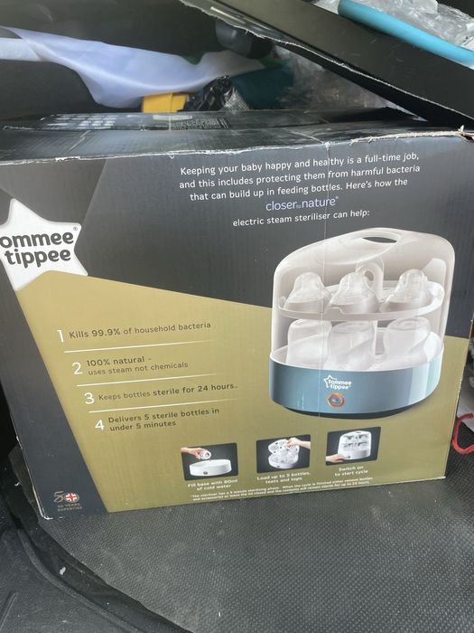 Парен стерилизатор Tommee Tippee, бебешки кърпи, седалка и аксесоари,