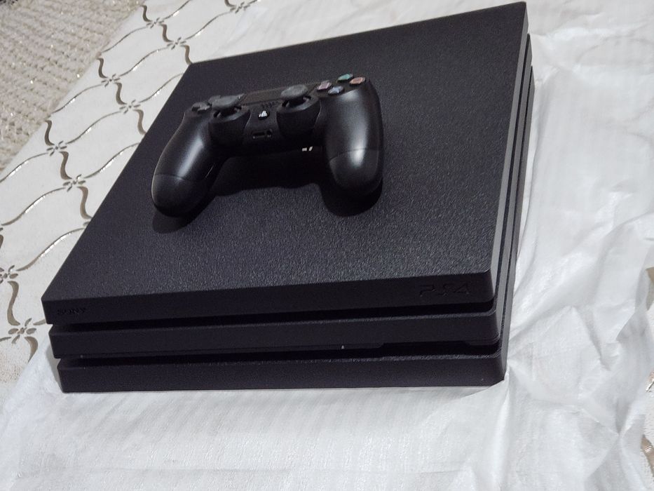 Sony PS4 pro alo holatda