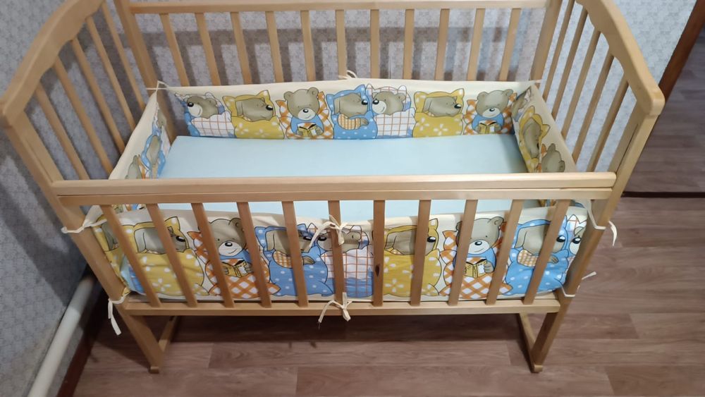 Продам детскую кроватку