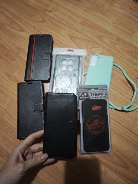 Комплект от 7 кейса за телефони