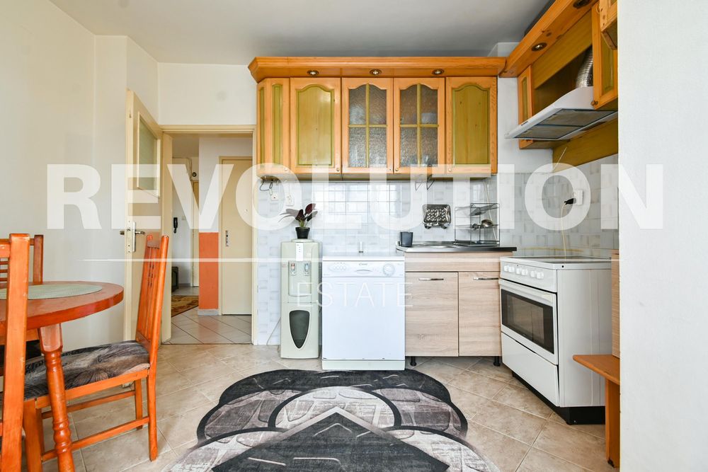Дава се под наем Тристаен апартамент в София, Овча купел 2 - 111 кв.м за 650 € - Снимка #2