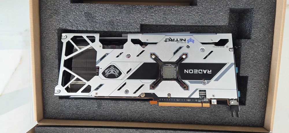 Видеокарти RX6700XT