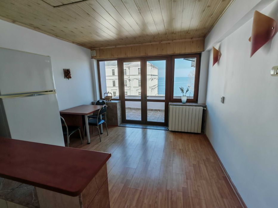 Apartament de vânzare cu vedere panoramică la mare