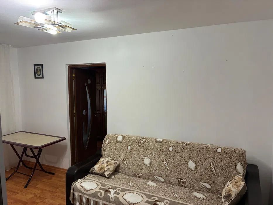 Închiriez apartament