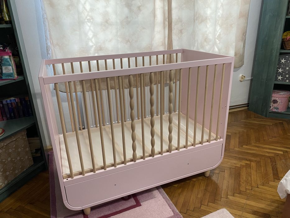 Set IKEA pătuț bebe + masă de înfășat + saltea inclusă, stare foarte bună