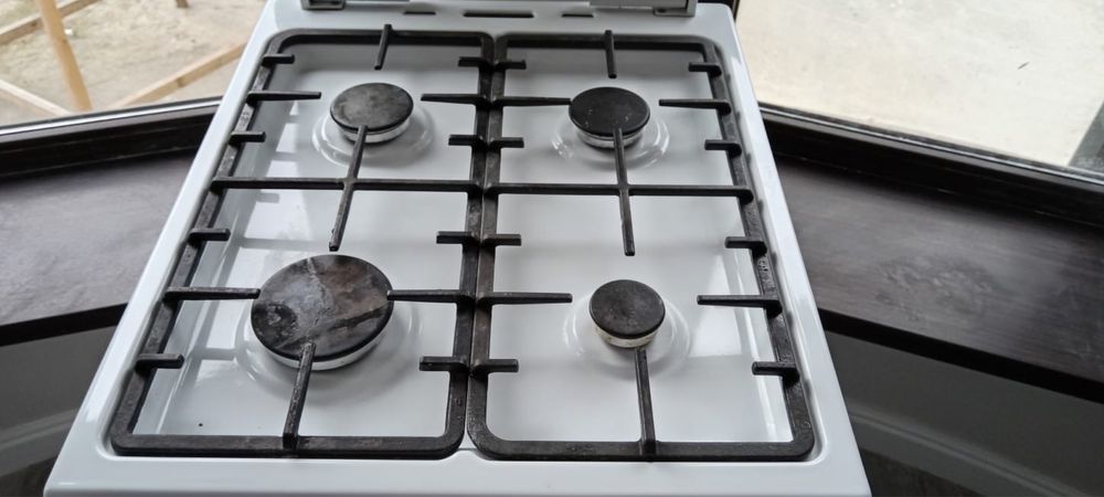 Продам газ плиту