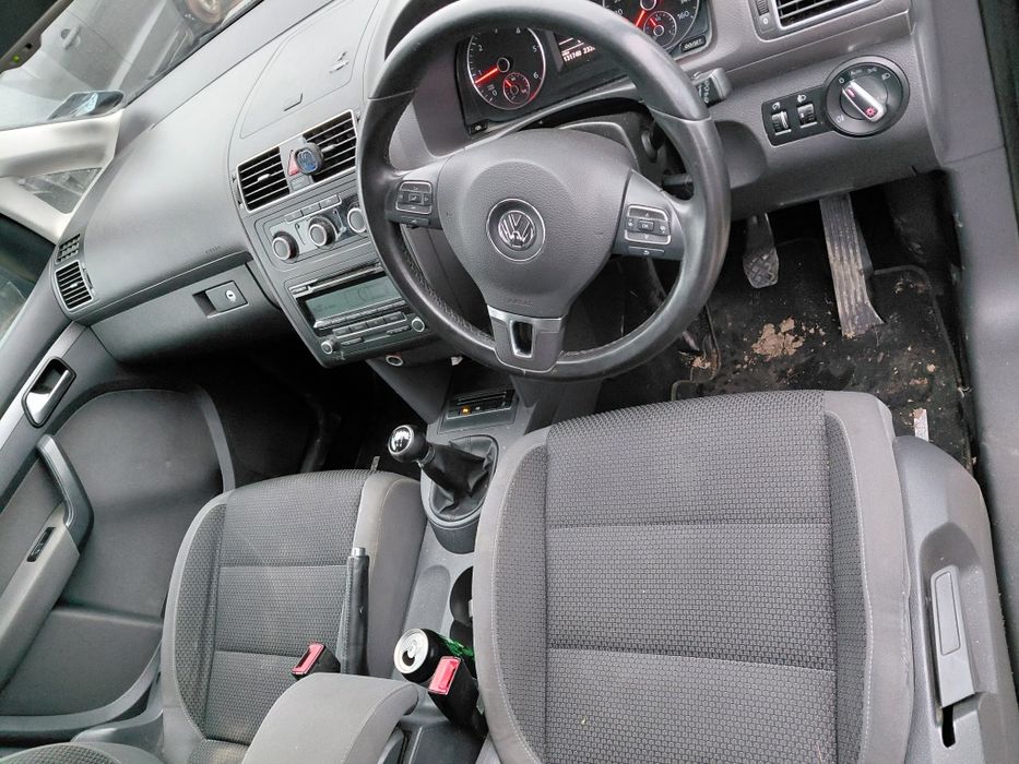 Dezmembrez touran 1.6 tdi euro 5 cod motor CAY