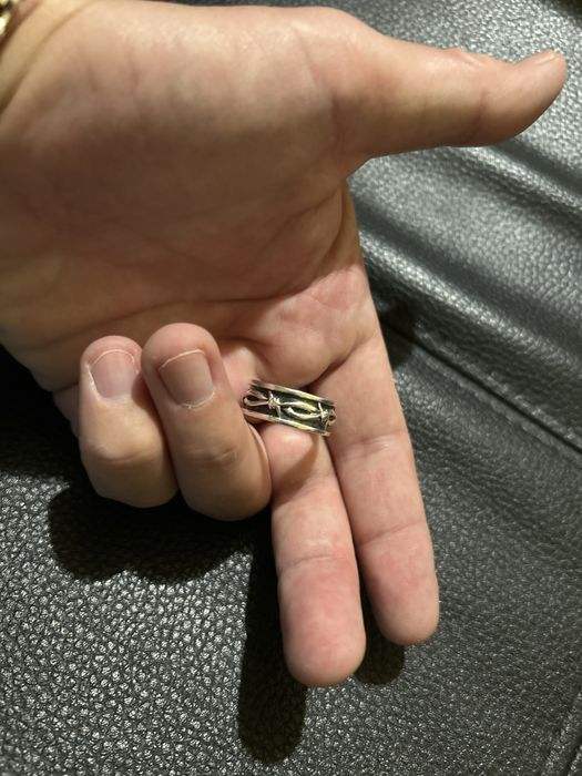 Inel bǎrbǎtesc de argint - model sârmǎ ghimpatǎ