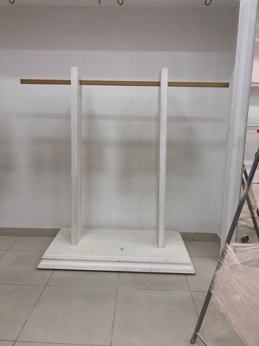 Продам мебель для магазина одежды