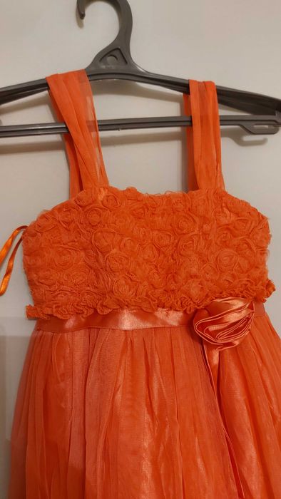 Продам детское платье бальное на 5лет