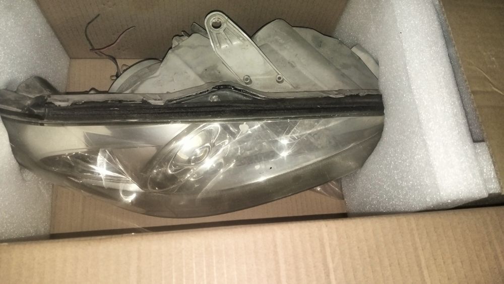 Фары на Камри 30