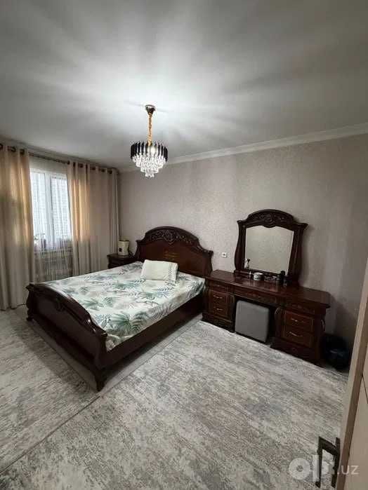 Besh Chinor 2 комнатная улица Махтумкули 70м2 с ремонтом
